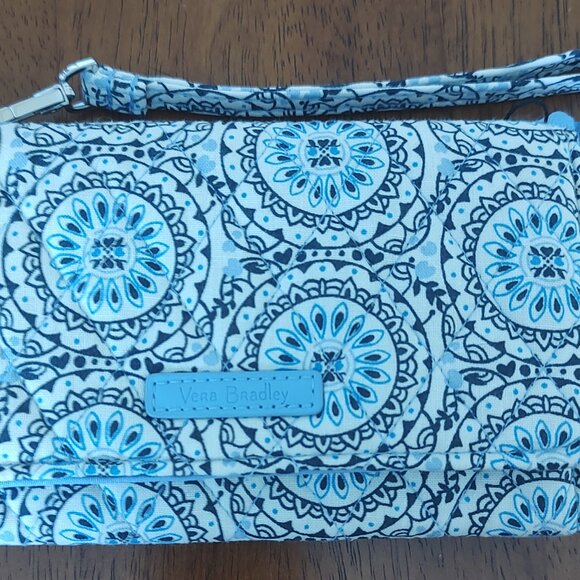 Vera Bradley RFID Smartphone Wristlet - Picture 8 of 8